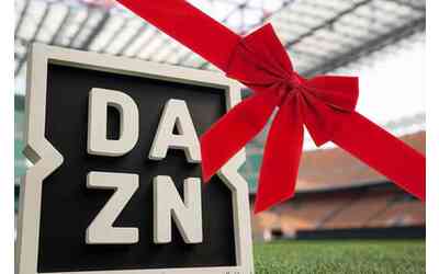 Regala un abbonamento DAZN per guardare la Serie A a Natale: con questo trucco paghi la metà