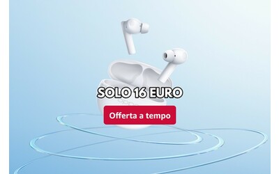 Sembrano AirPods ma costano solo 16 euro: già migliaia di cuffie vendute