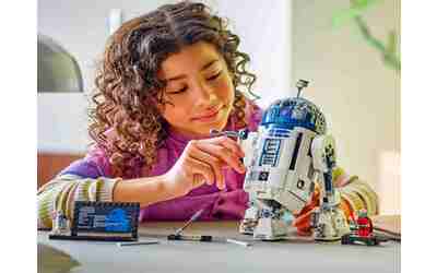 Set LEGO più venduto su Amazon in sconto: regalati R2-D2 di Star Wars