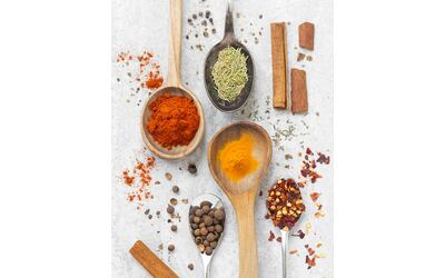 Spezie detox: proprietà e consigli per depurarti naturalmente