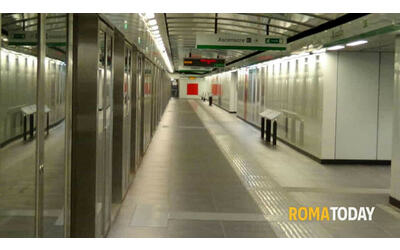 Allarme bomba nella metro C di Roma, artificieri sul posto