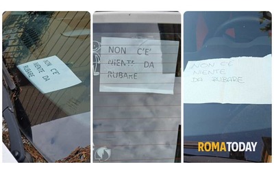 Auto depredate e danneggiate all'Esquilino, residenti lasciano cartelli ai ladri: 