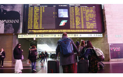 Caos treni senza fine, nuove cancellazioni e ritardi. Ancora disagi a Roma Termini