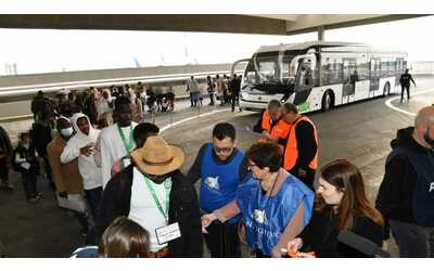 Da Tripoli a Fiumicino: a Roma sbarcati 139 rifugiati