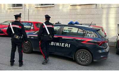 Donna colpita con una testata al volto e minacciata dal compagno violento