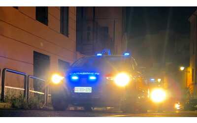 In fuga a bordo di una Maserati distruggono un’auto dei carabinieri