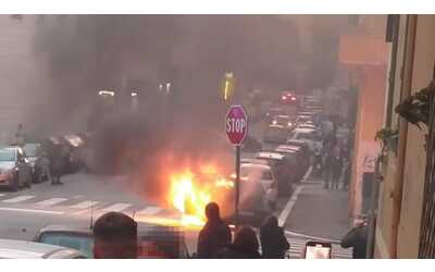 Incendio a Centocelle: auto distrutta dalle fiamme