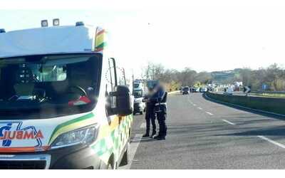 Incidente via Aurelia: tre feriti in uno scontro tra auto, strada chiusa al traffico