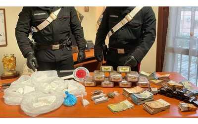 L'hashish di Batman, cocaina e crack: la casa è una base dello spaccio