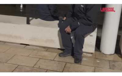 La banda di Robin Hood cambia obiettivo. Dopo le key box manomesse panchine anti bivacco