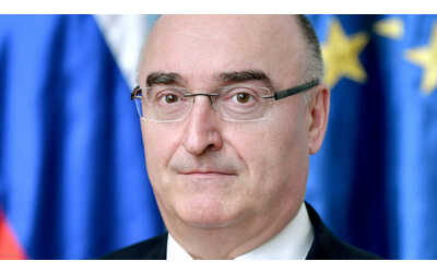 Ladri in casa dell'ambasciatore. In fuga con oro e gioielli