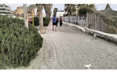 Ostia, ciclista cade sulla pista ciclabile piena di sabbia e muore dopo 8 giorni di agonia. Informativa in procura