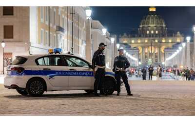 Paura tra i pellegrini in processione: uomo dà in escandescenza e crea il panico