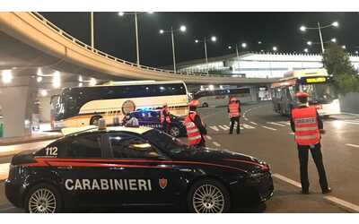 Profumi rubati e ncc irregolari. A Fiumicino carabinieri assediano ladri e abusivi