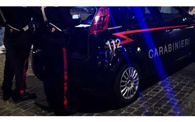 Un uomo di 31 anni è stato accoltellato nel corso di una violenta lite in casa