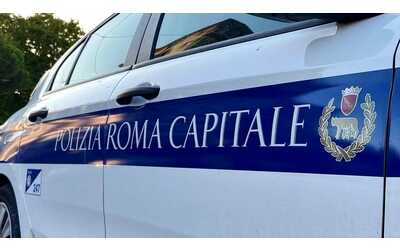 Via Portuense, si rompe una conduttura: strada allagata