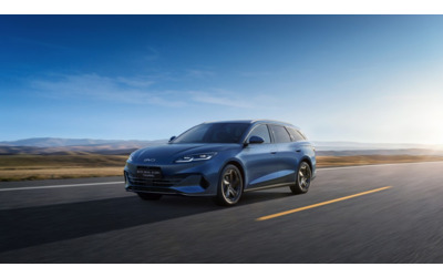 Arriva la nuova BYD SEAL 6 DM-i, 1.500 km senza fermarsi