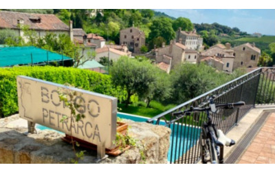 Arte e natura a Borgo Petrarca, nel cuore Parco dei Colli Euganei