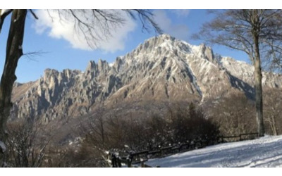 Lecco domenica passeggiata guidata ai Resinelli ai piedi della Grigna a sbalzo sul lago