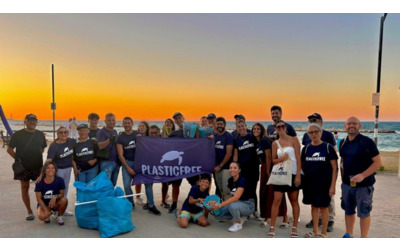 Torna a Bari l’aperitivo ecologico Plastic Free con focus su microplastiche e abitudini sostenibili